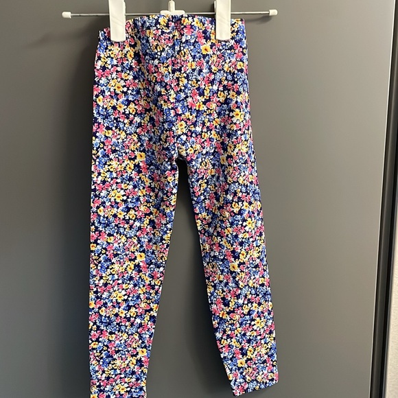 Size 5T, Old Navy, full length, floral leggings - Picture 3 of 3